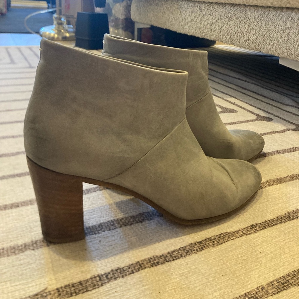 Vero Cuoio Grey Block Leather Heel